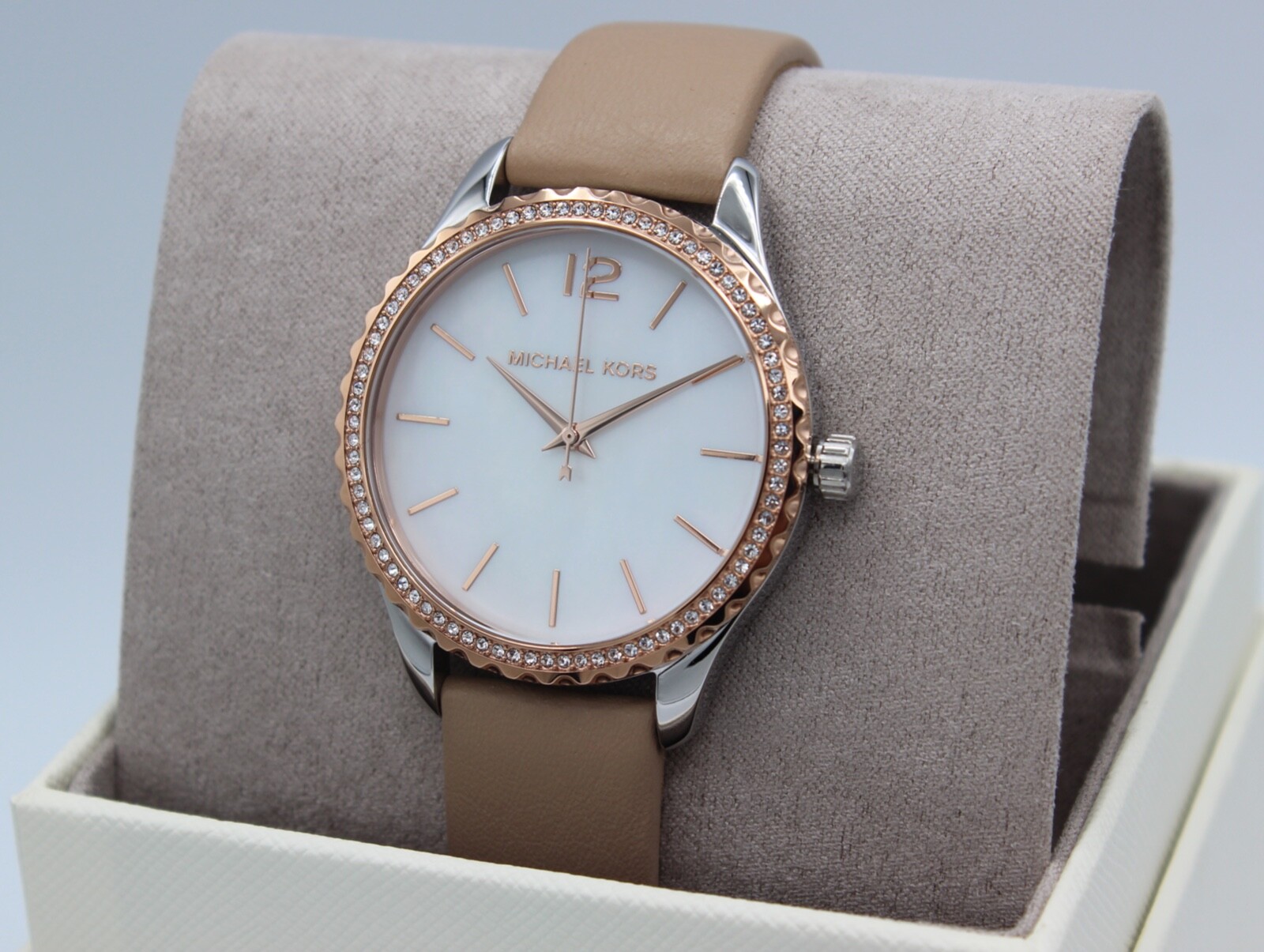 NEW AUTHENTIC MICHAEL KORS LAYTON SILVER BROWN LEATHER MOP WOMEN’S MK2910 WATCH