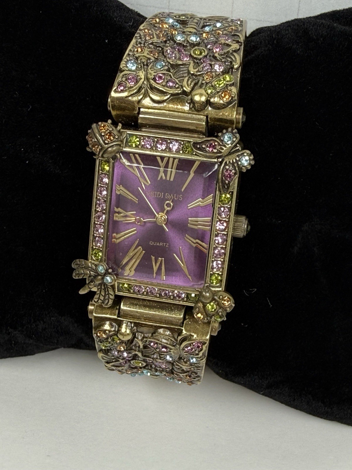 VTG Heidi Daus Rhinestone Hinged Bangle Watch B8320 New Battery