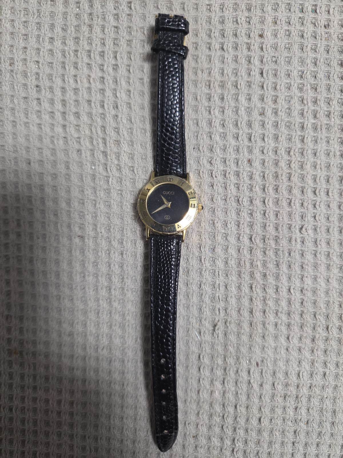 Gucci 9000L Ladies Watch (Not Rinning)