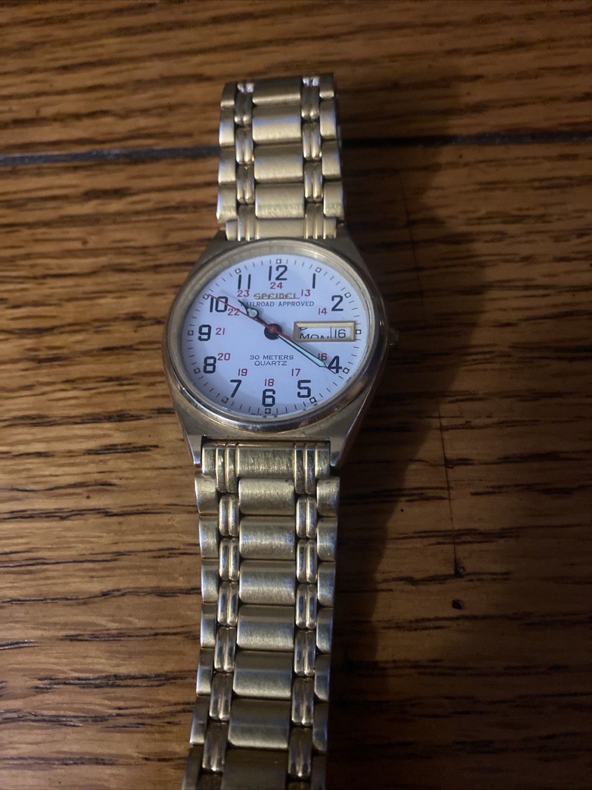 Vintage Speidel 30 Meters Quartz Stainless Steel Water Resistant Watch 7068