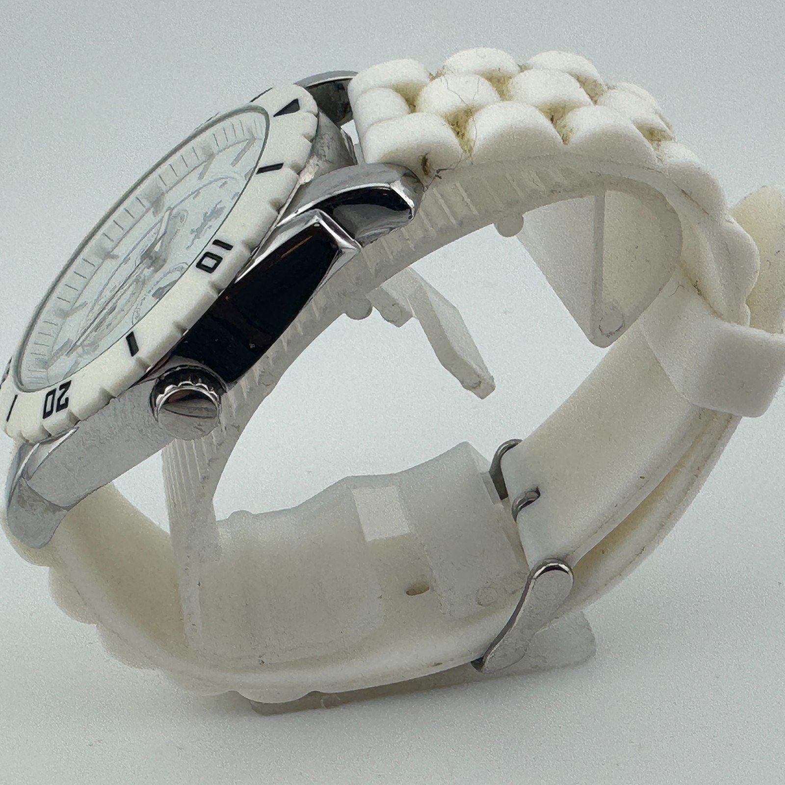 Express Quartz Watch Men Silver White Japan Movt Fixed Bezel Day Date New Batter
