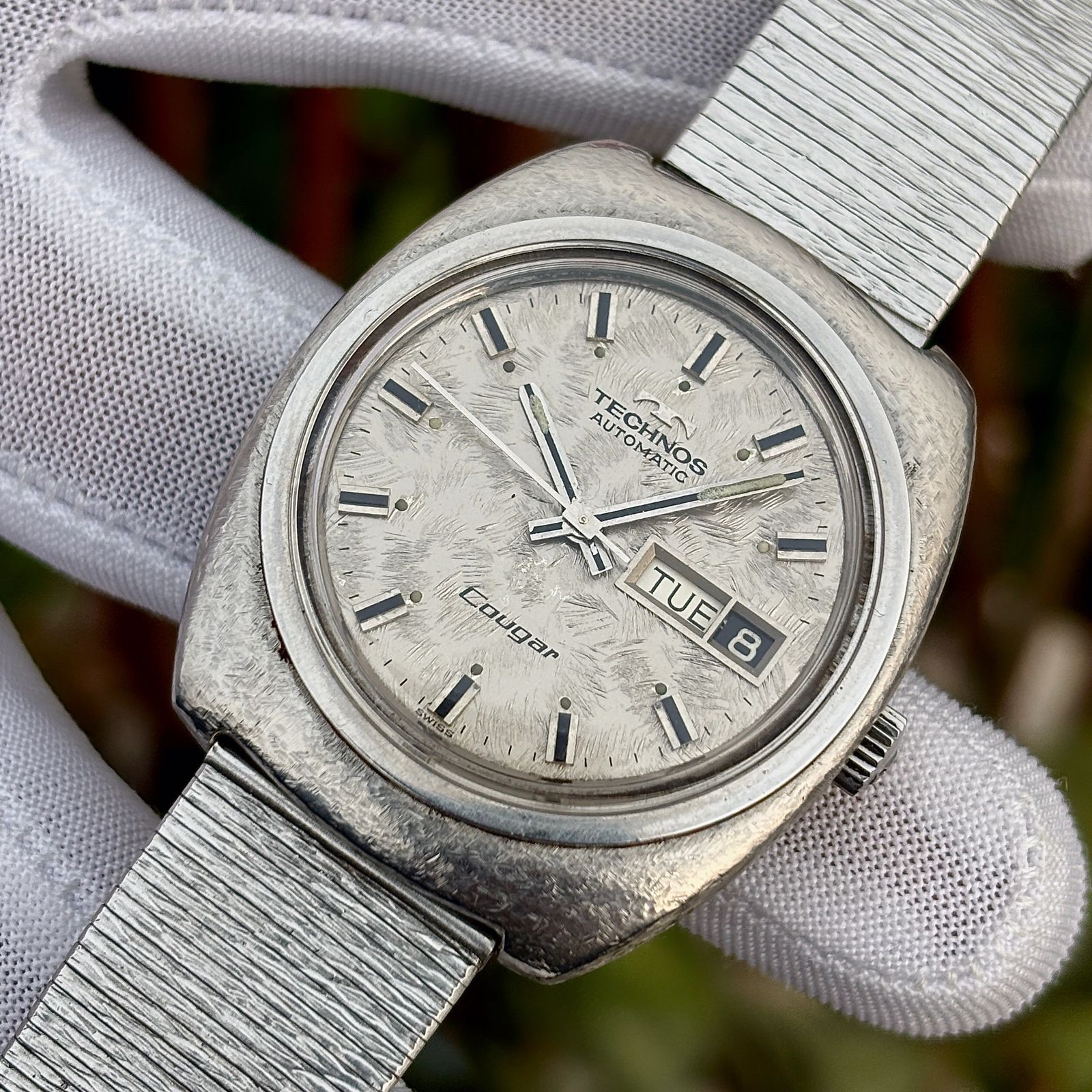 Vintage Technos Cougar Automatic Silver Hammered Case & Dial Swiss Men’s Watch