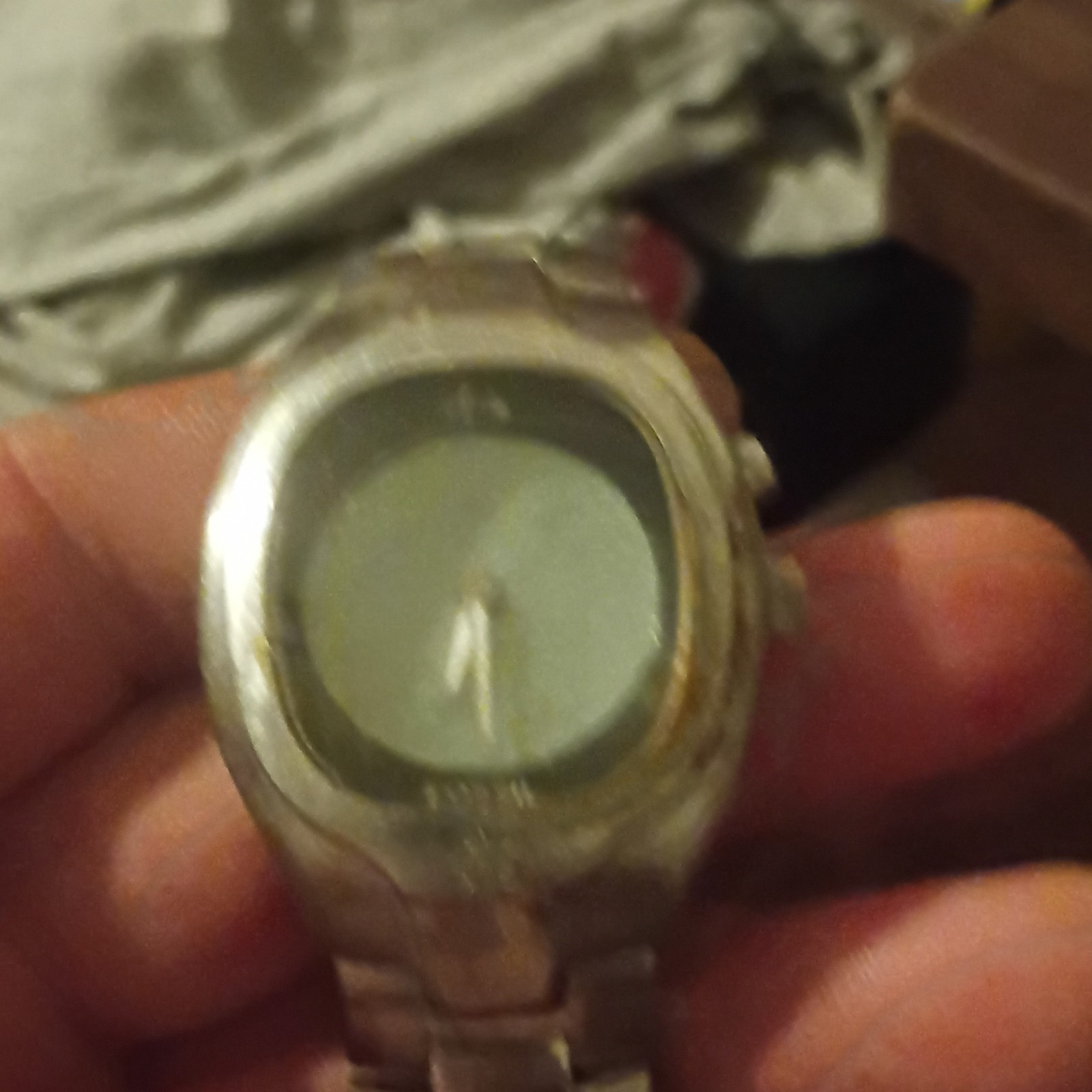 Fossil Silver Analog Round Wristwatch Metal Bracelet Fold-Over Clasp