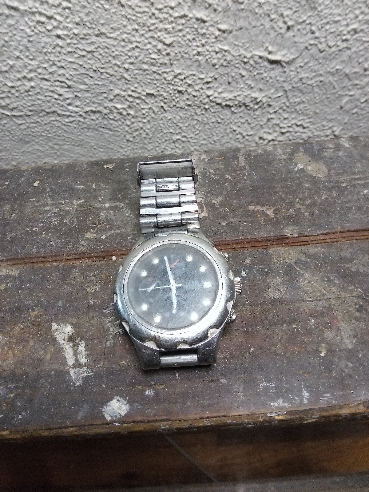 GUESS WATERPRO Men’s 100 Meters/330 Feet Water Resistant Stainless Steel