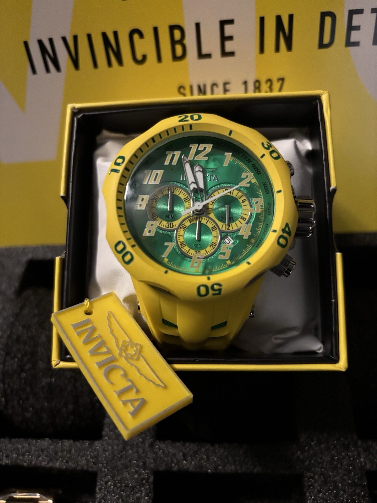 Invicta Venom Men’s Chronograph Quartz Tachymeter Yellow Rubber Green Dial 52mm