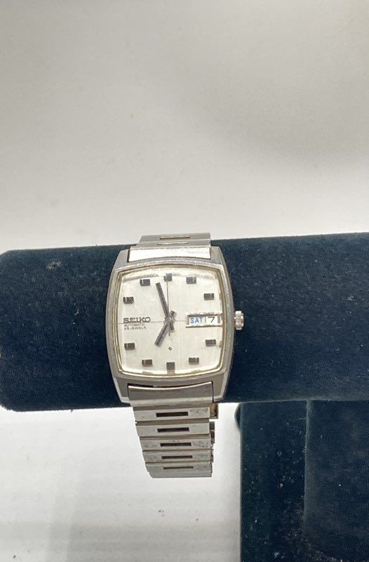Vintage Seiko 5606-5000 Automatic 25 Jewels Stainless Steel Day Date Watch