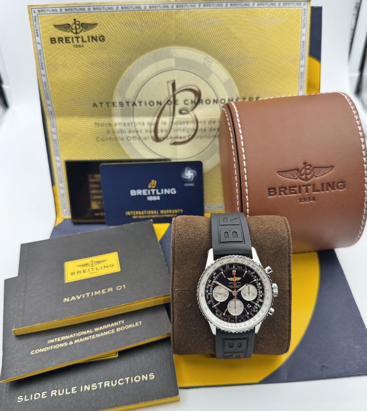 Breitling Navitimer B01 AB012012 – Black Dial – 43mm Full kit Free shipping
