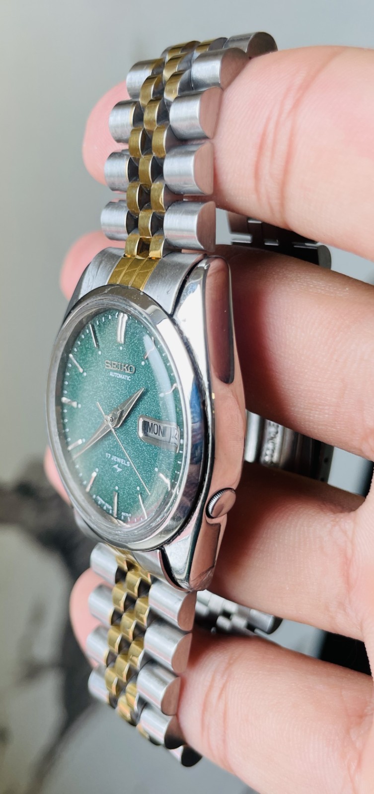 Seiko Automatic 7009 Green Textured Dial Day/Date Two-Tone Japan Watch