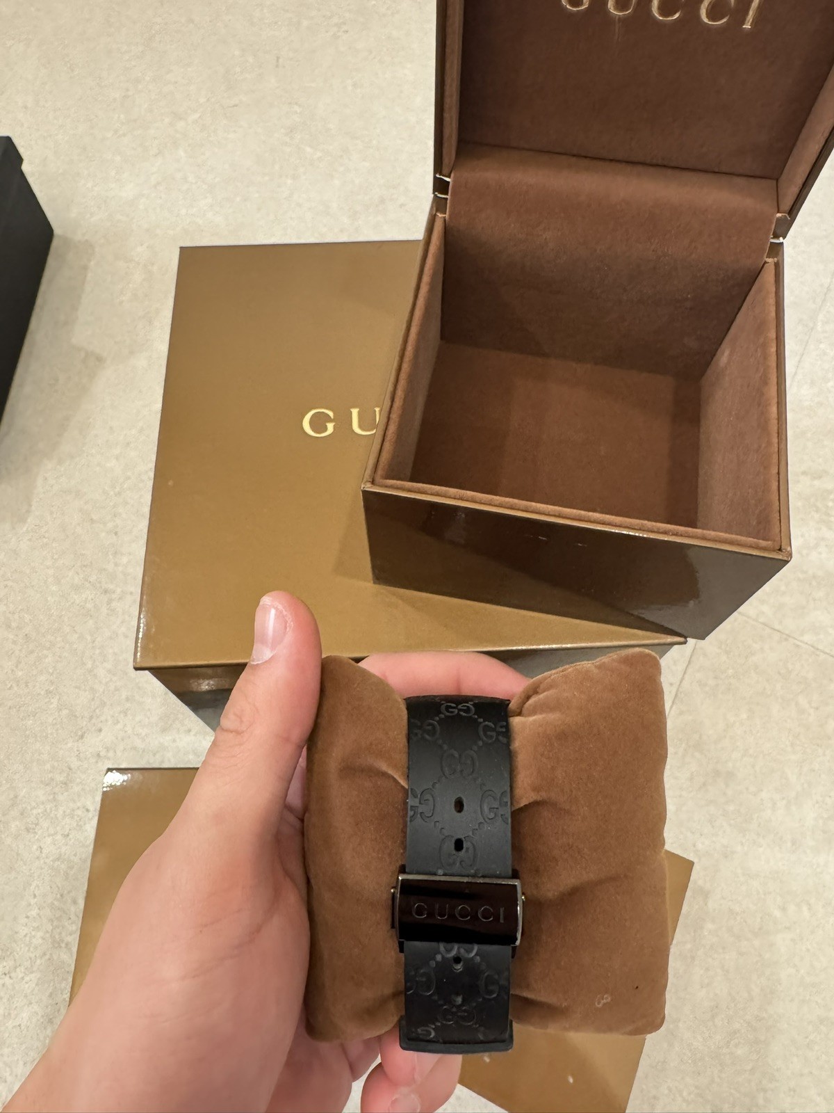 Authentic Gucci I-Gucci 114-2 Digital Black Watch Rubber Band Water-Resistant