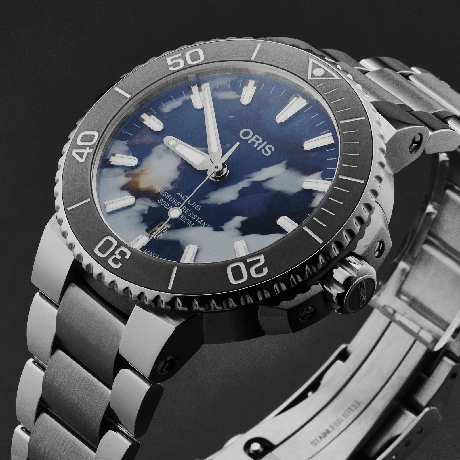 New Oris Aquis Date Rainbow Upcycle Special Men’s Watch 01 733 7766 4150-SET