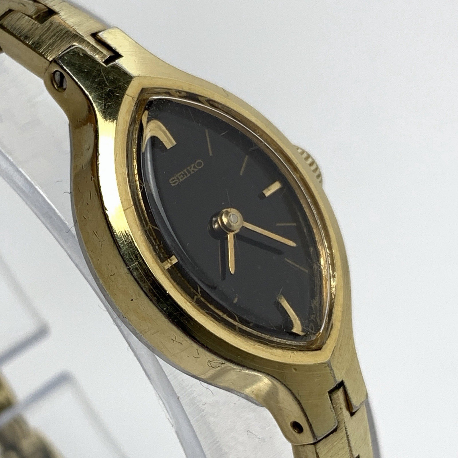 Vintage Seiko Watch Women Black Dial Gold Tone Oval Manual 1100-5569 Works. READ