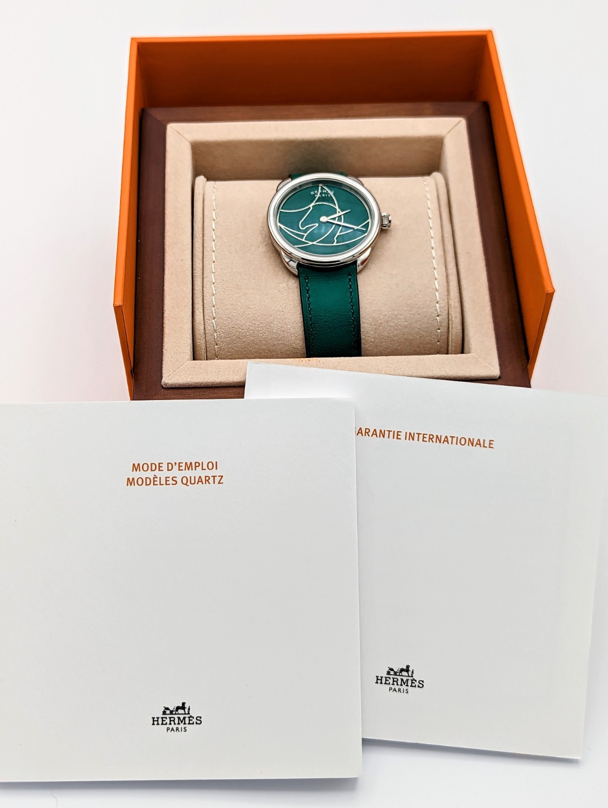 Hermès Arceau Casaque Guilloché Dial Quartz Watch NIB Box + Papers GREEN