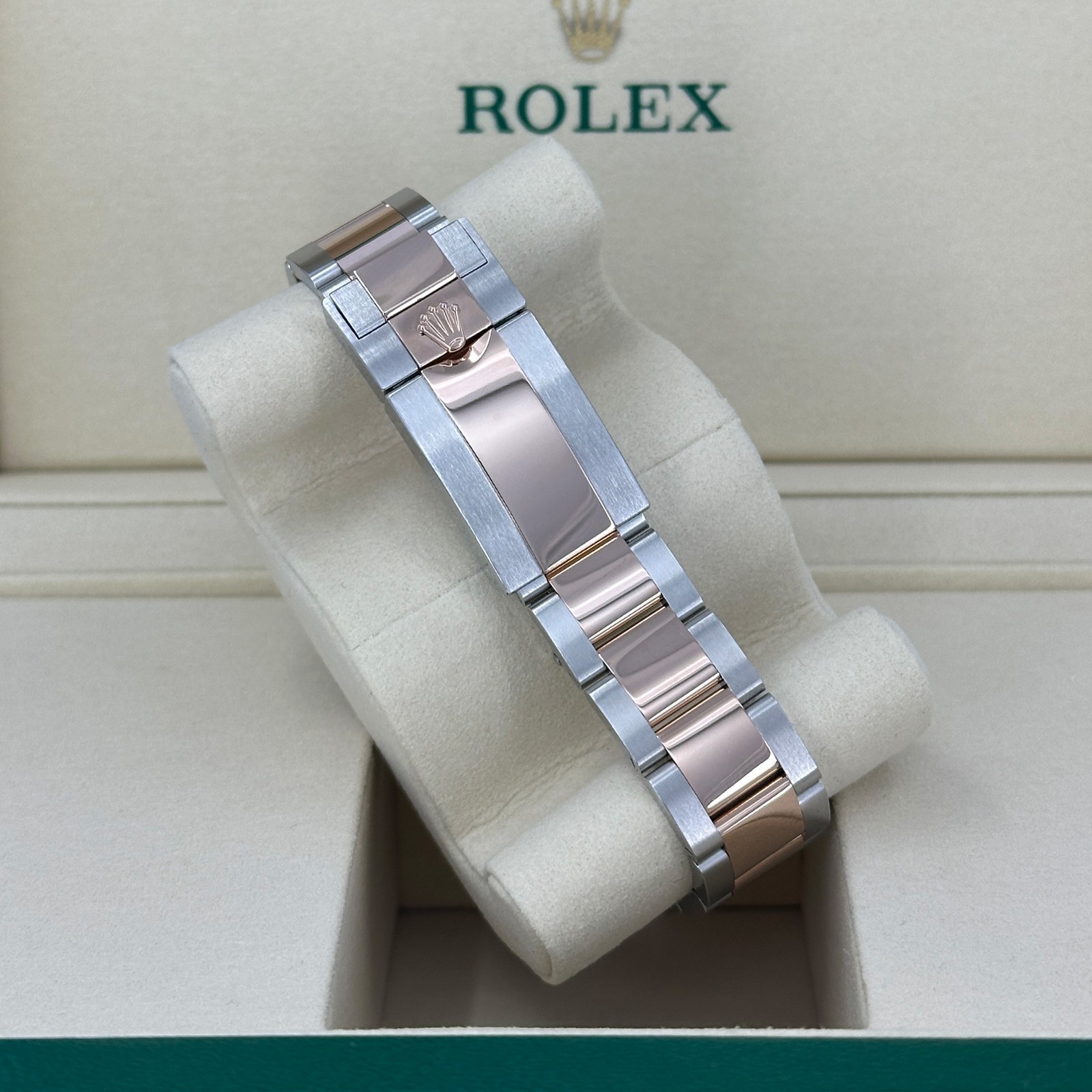 Rolex GMT-Master II ROOTBEER, Black Dial 40mm, Oyster 126711CHNR-0002 Mint 2022+