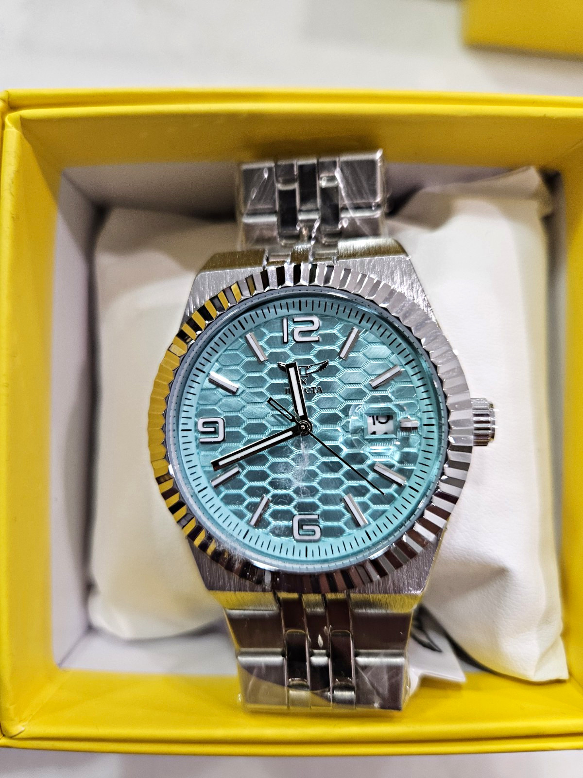 Invicta Pro Diver 40mm Quartz Blue Dial Silver SS Bracelet 100m Date
