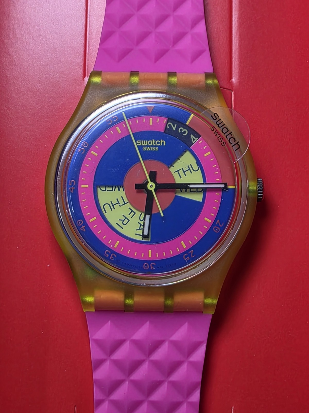 SWATCH STANDARD 2023 – SO28J700 – Shades Of Neon – New