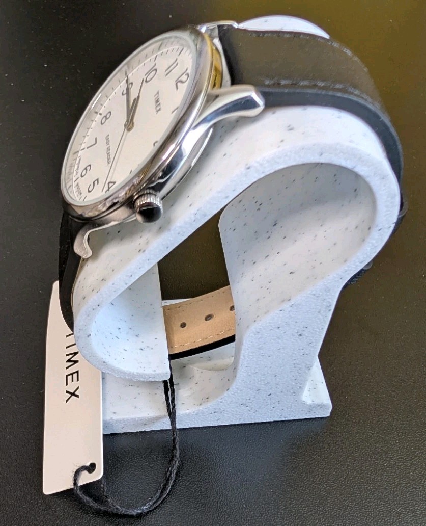 Timex Easy Reader Gen 1 Quartz 40mm Watch – White Dial & Black Leather, Indiglo
