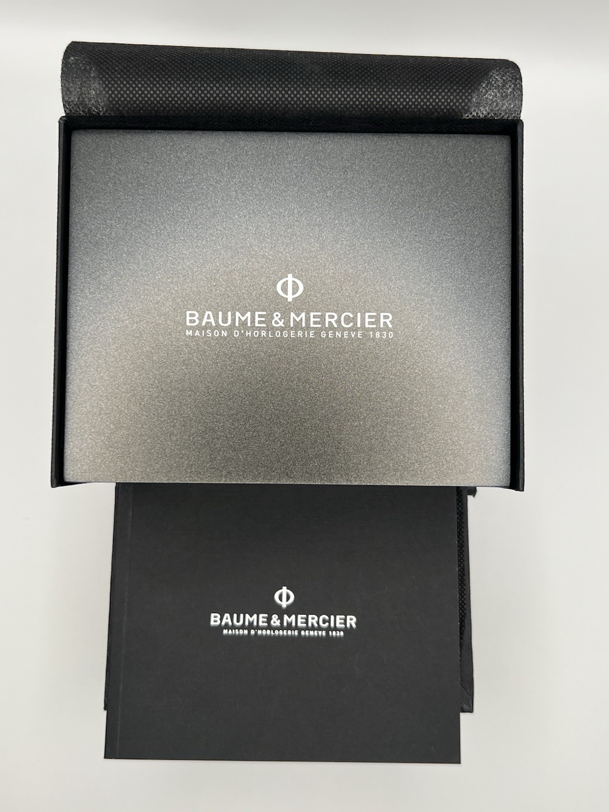 Baume & Mercier Classima MOA10215 Swiss Automatic 40mm Mens Watch Box & Card-NEW