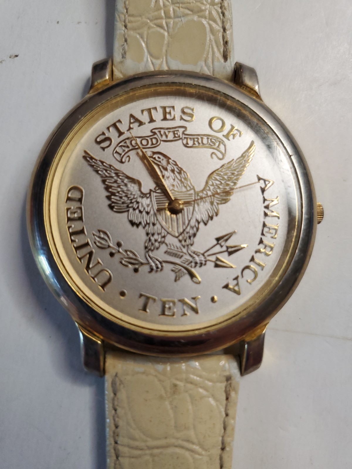 United States Of America Watch Women Gold Tone Gold Dial Ten ~New Battery~