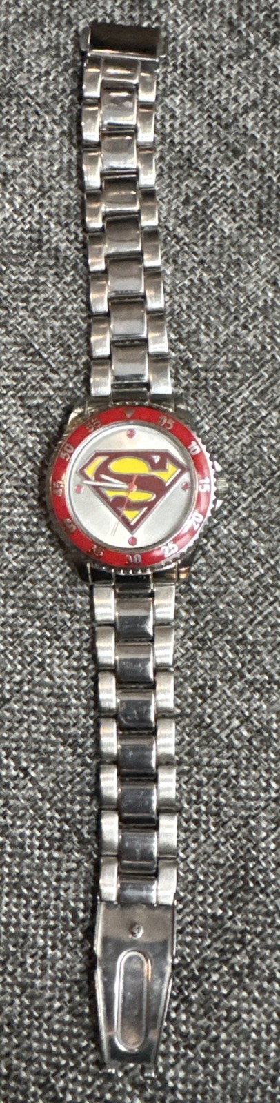 Accutime Superman Classic Logo Silver Analog Watch New Battery Works Great!