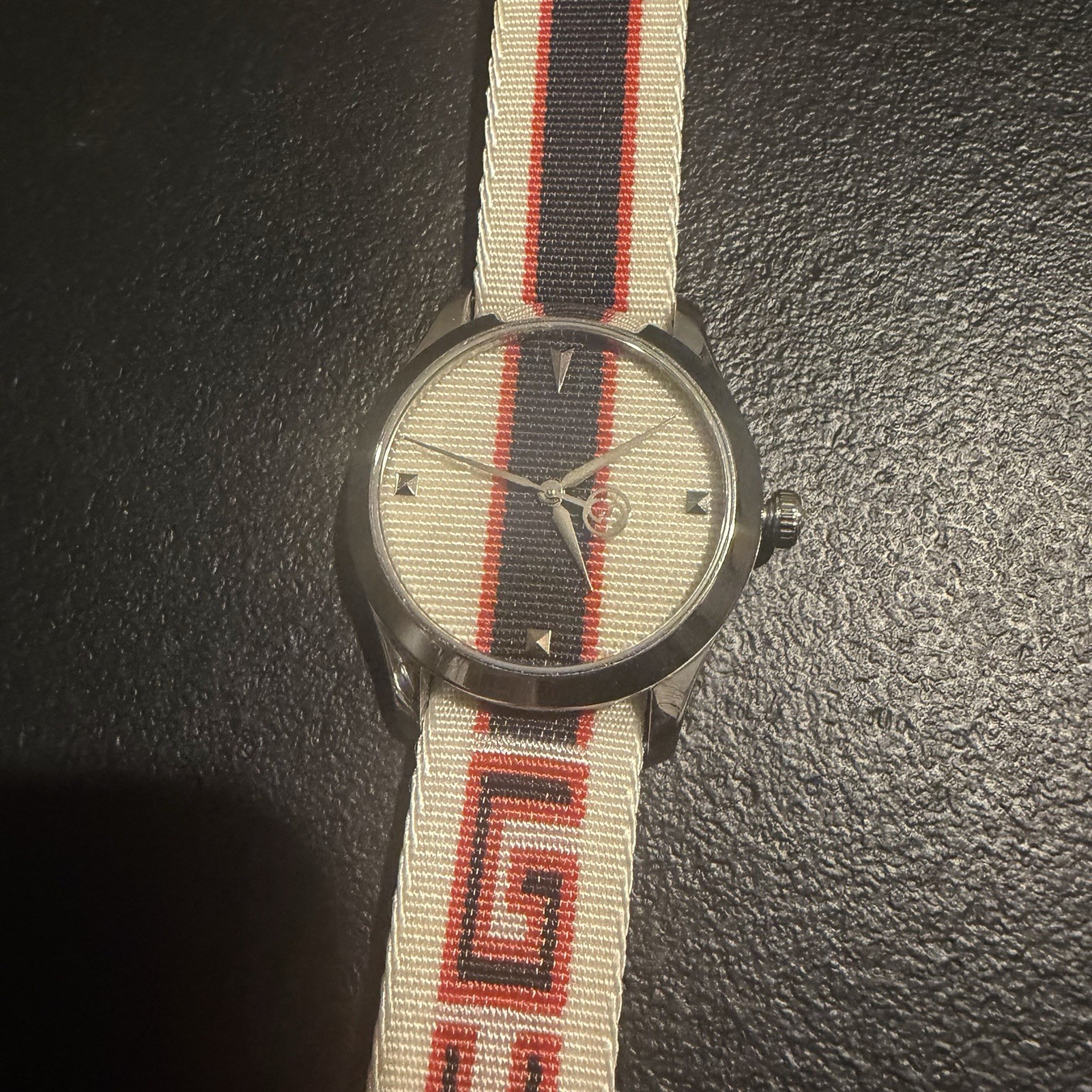 Gucci G-Timeless 126.4 YA1264071 Quartz Multicolor Nylon Excellent condition