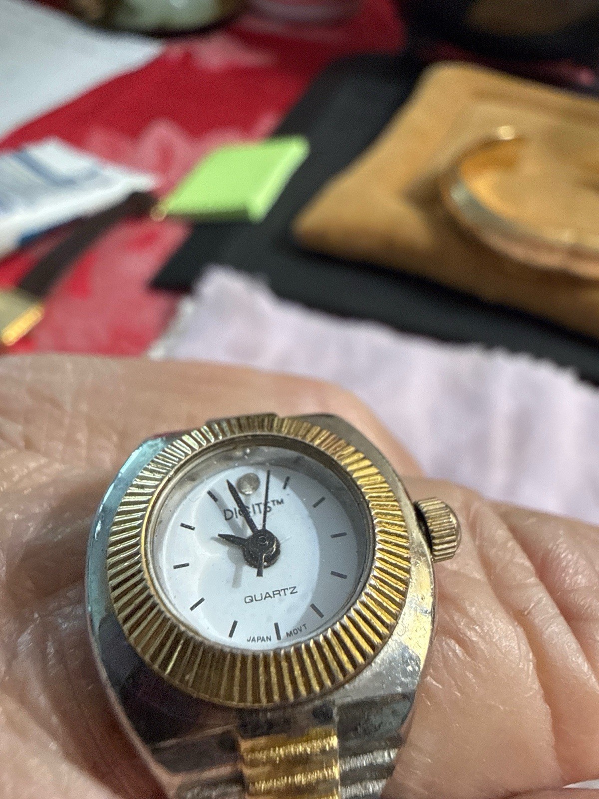 Vintage Digits Ring Watch Two-Tone Quartz Finger Timepiece Jewelry 80s 90s