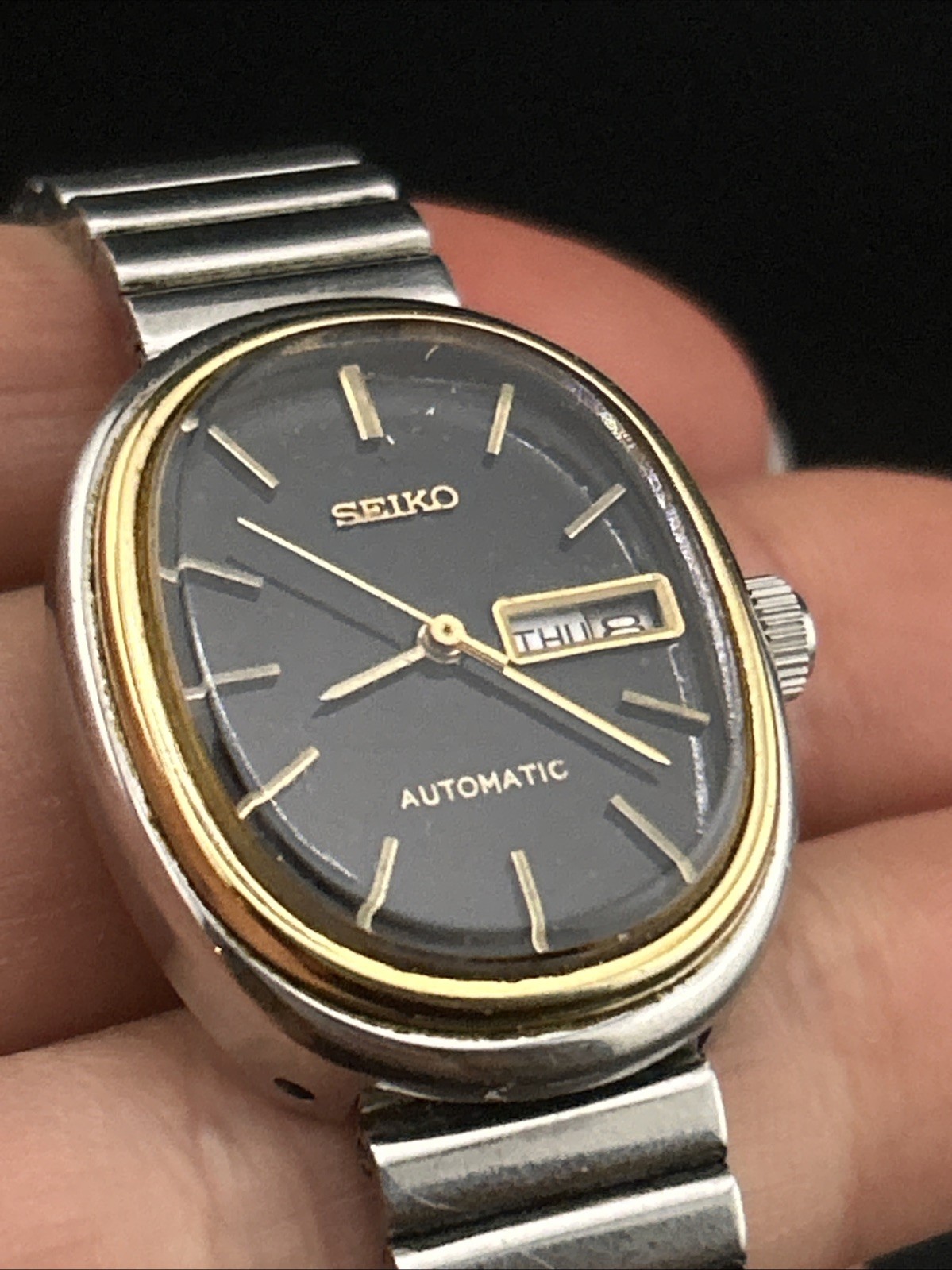 Vintage Seiko Automatic Two Tone Oval Case 2706-7100 Woman’s Watch
