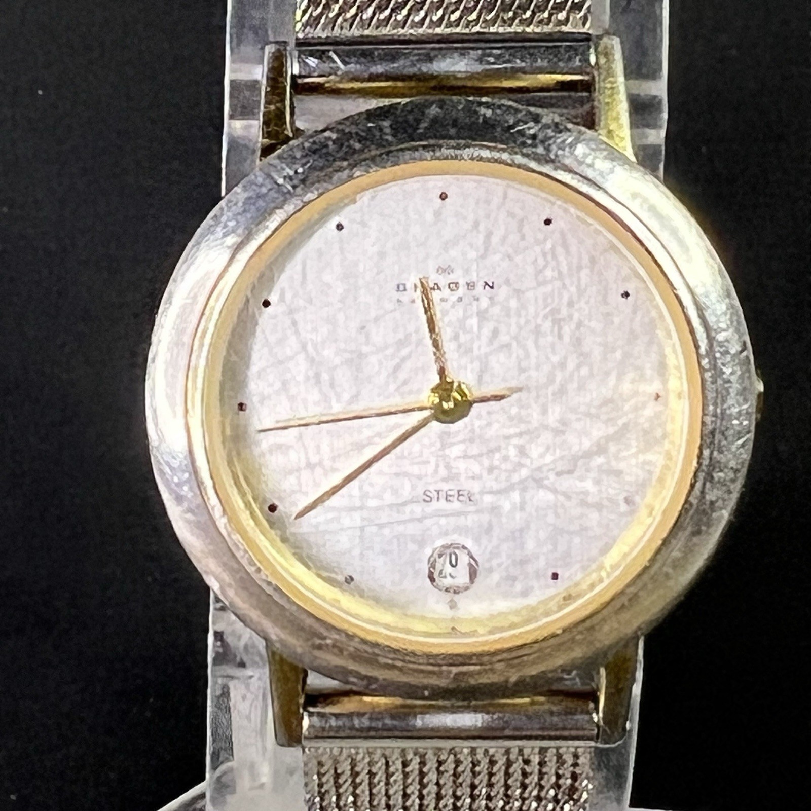 Skagen 28mm Silver Case Silver Dial Gold Hands Dot Indices SS Mesh Band, 7.25″