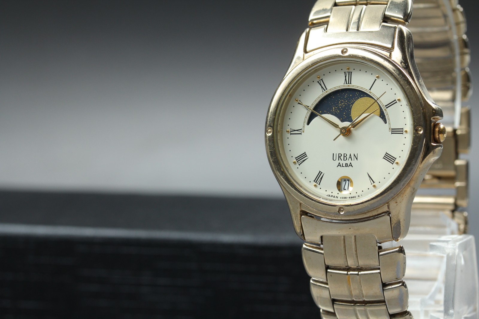 Vintage 1992 Exc+5 Seiko Alba V338-6B40 Gold Moon Phase Date 32mm Qz Men’s Watch
