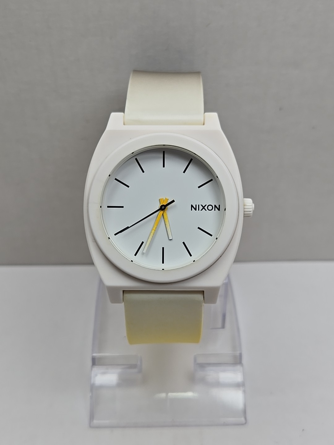 Nixon The Time Teller P Minimal 39mm Watch Yellow Black Ombre Unisex New Battery
