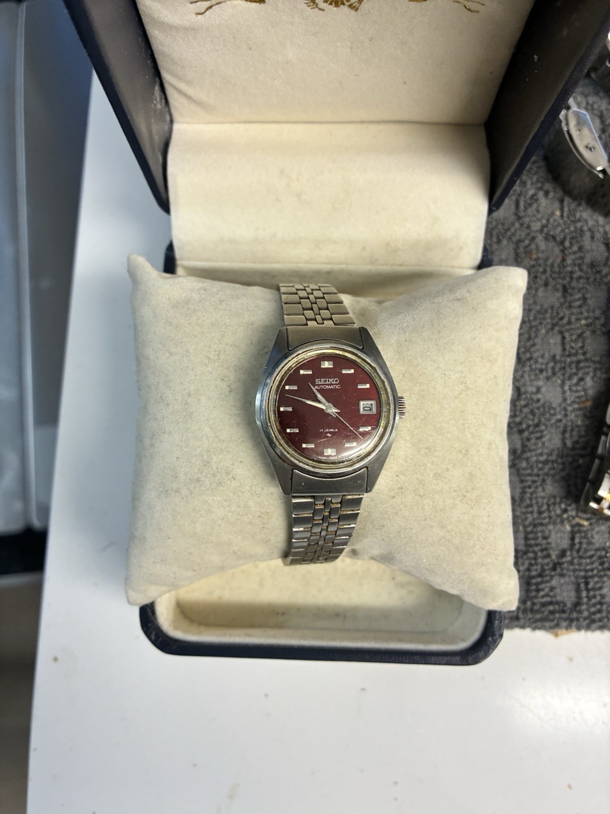 VINTAGE SEIKO AUTOMATIC WOMEN’S WATCH 4205 DARK RED/ MAROON DIAL, W/ DATE, 17J
