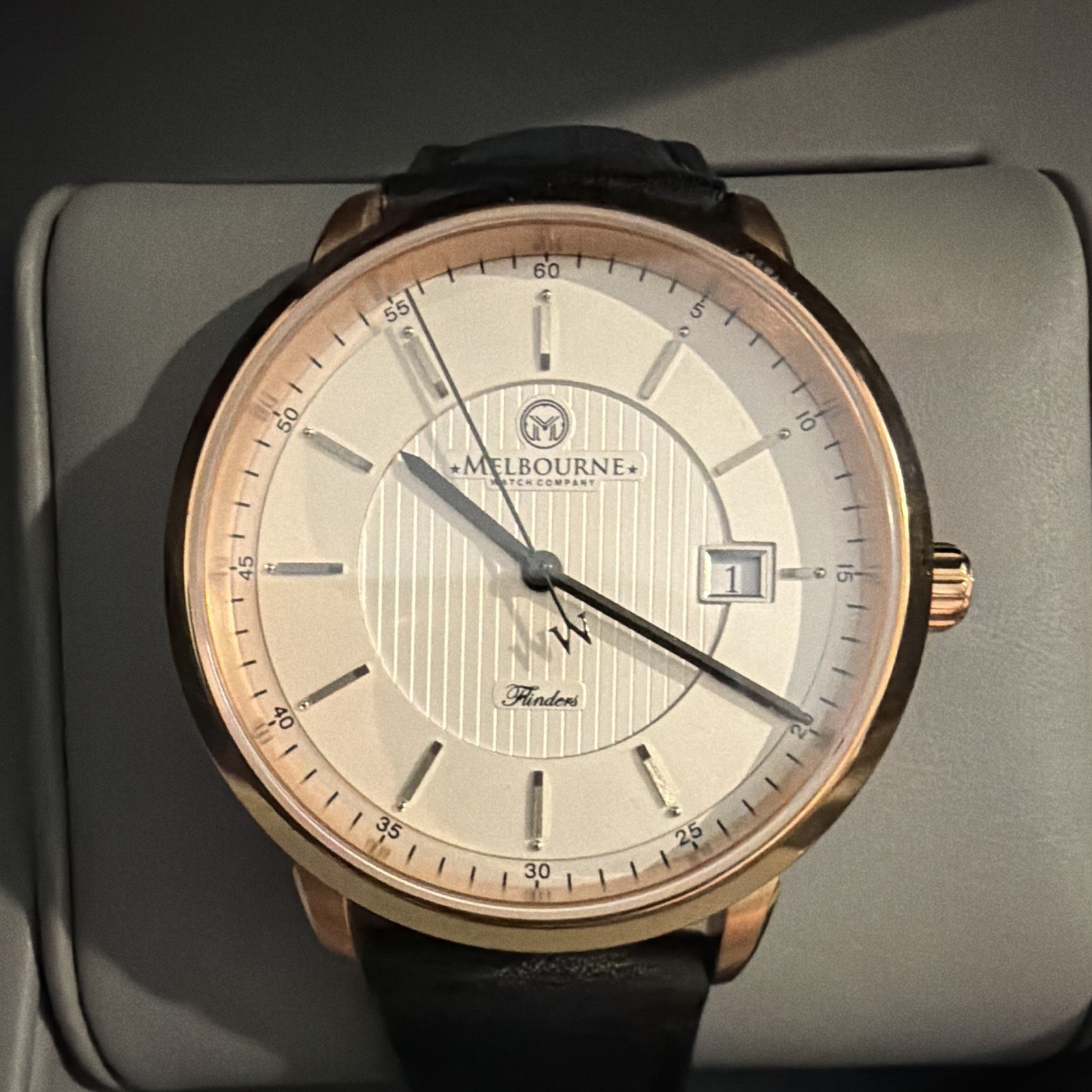 Melbourne flinders automatic watch /w box and additional leather strap no papers