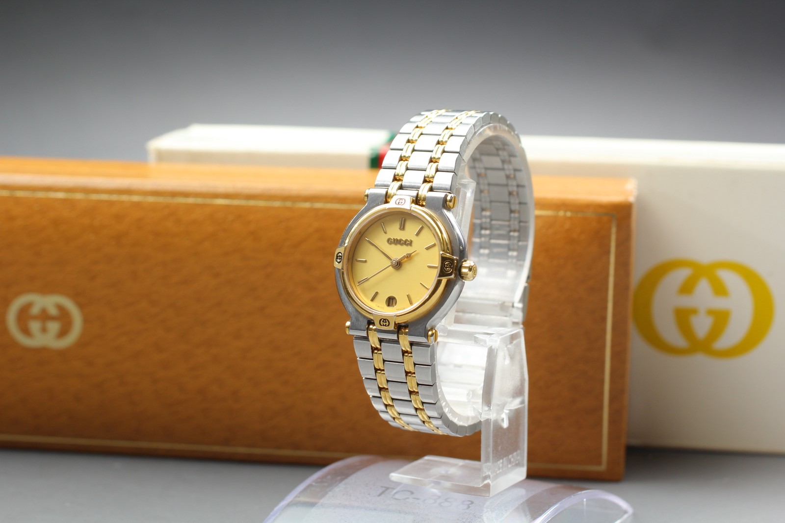 [Near MINT w/Box] GUCCI 9000L 25mm Gold Dial Date Quartz Women’s Watch