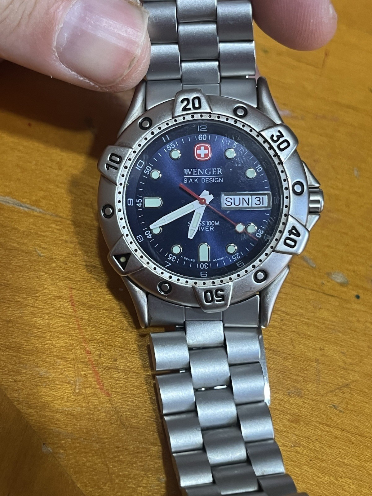 Wenger Dive Watch 38mm Blue Dial Silver Tone Daydate 096.0655 SAK Design Swiss