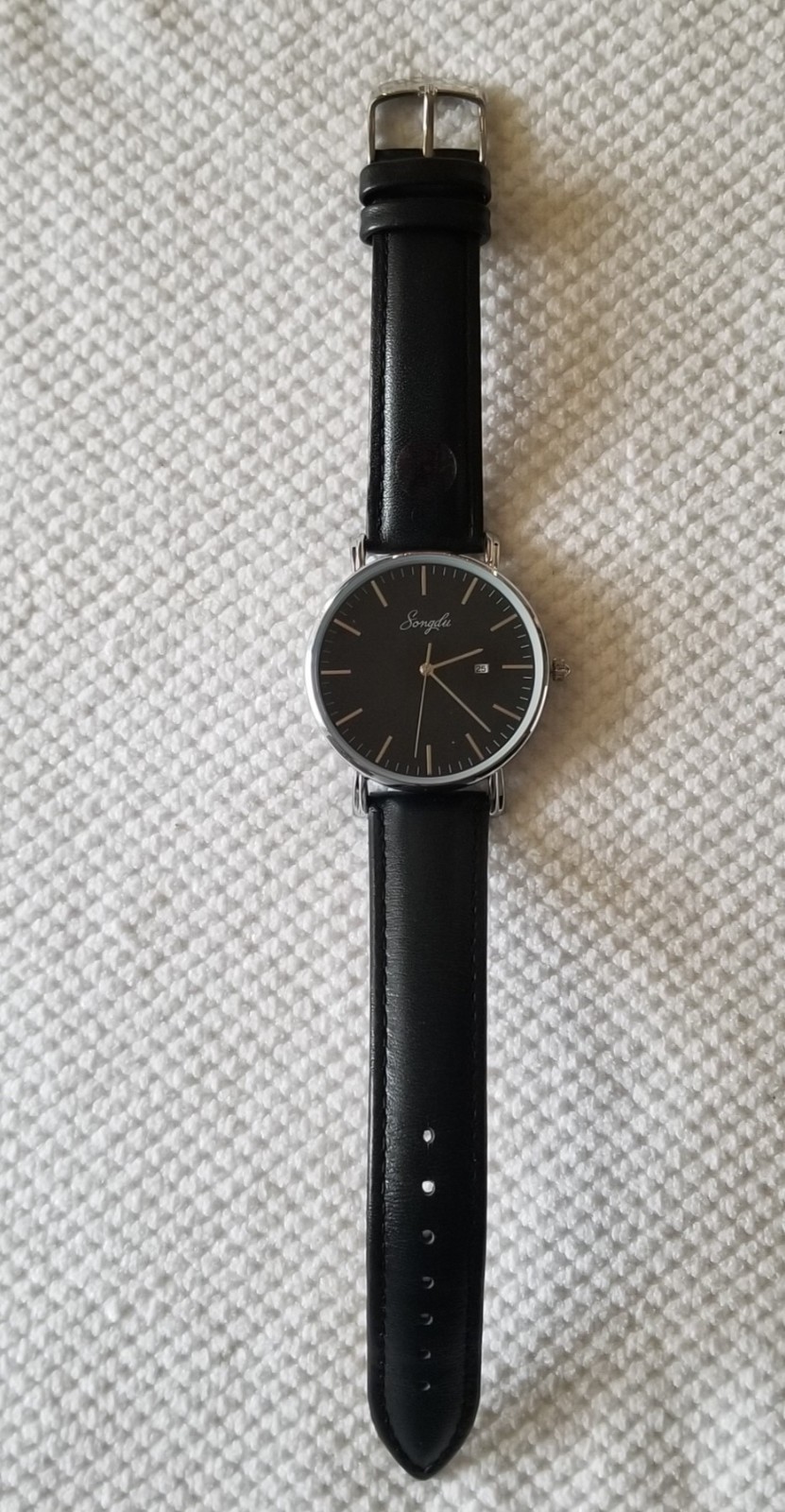 Men’s Songdu Silver Tone Date Watch Black Dial & Leather Band 6.5″- 8″ Running