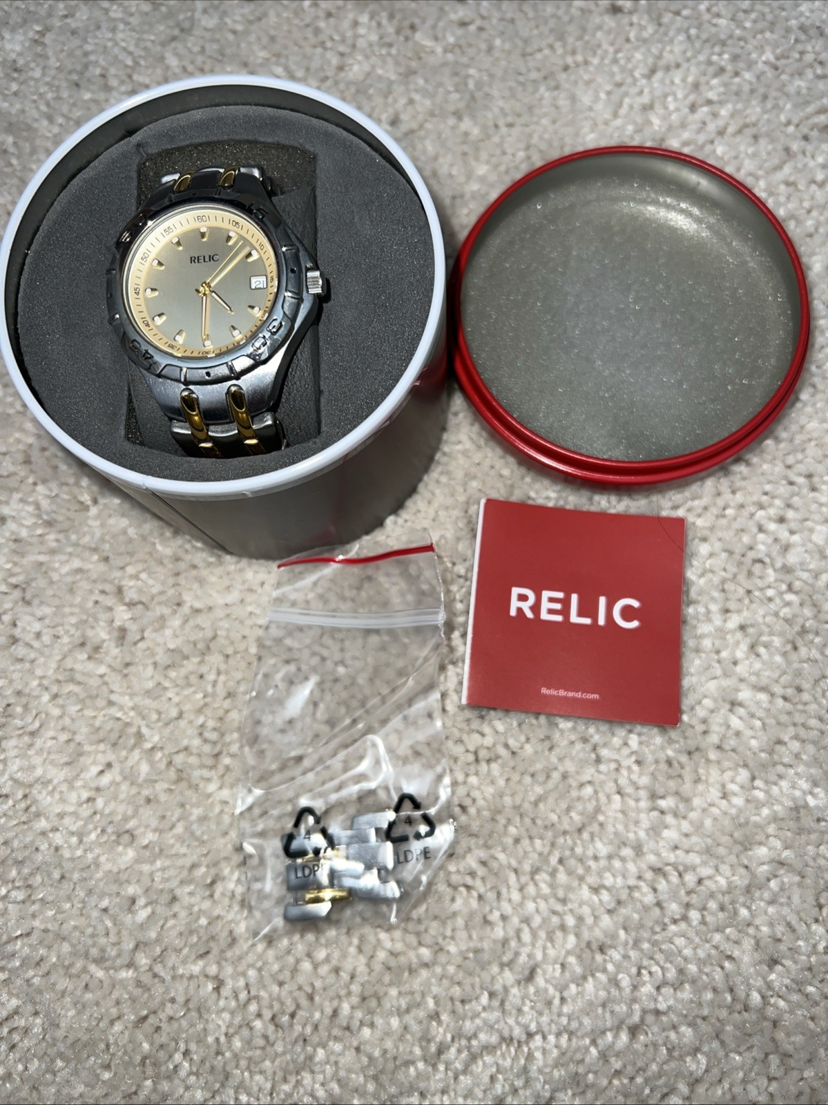 Relic PR6115 Watch Mineral Crystal Two Tone Needs Battery