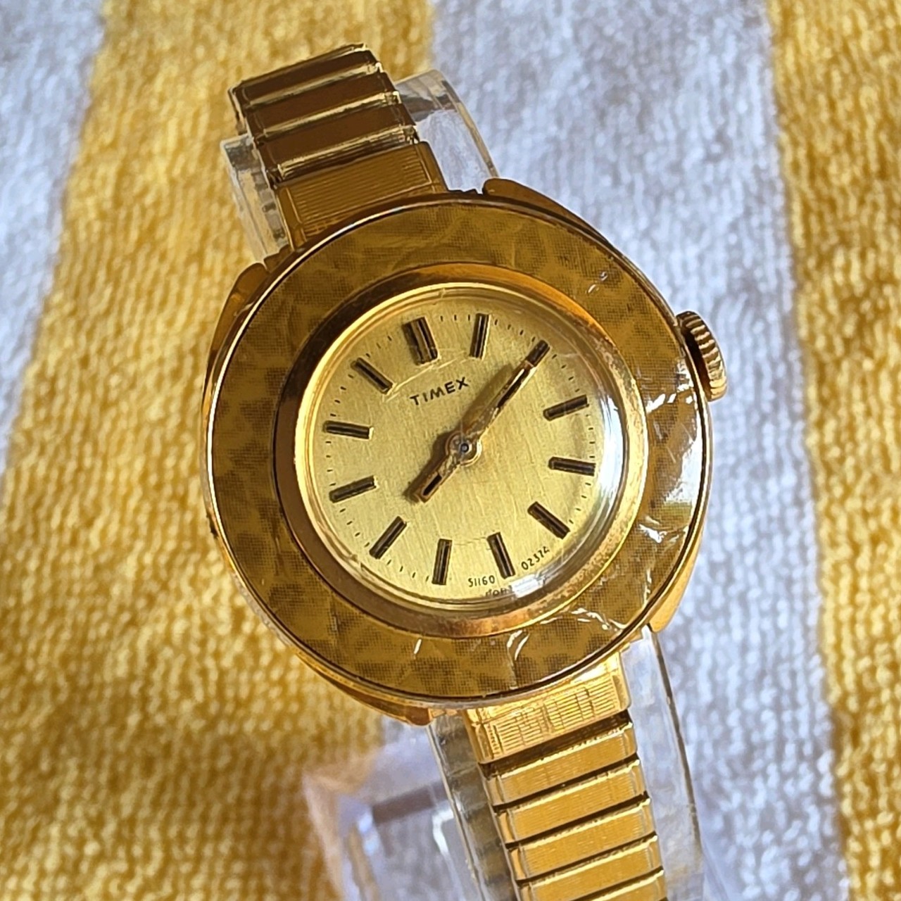 RARE Vtg. 1974 Timex 28mm Women’s Watch, Marbled Acrylic Bezel, G.P. Case, Runs!