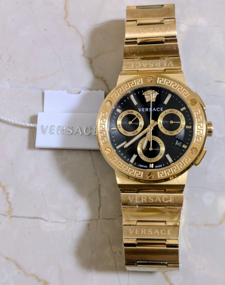 [B1Y] Versace Greca Logo Chronograph Gold Dial Men’s Watch VEZ900421 [t5s]