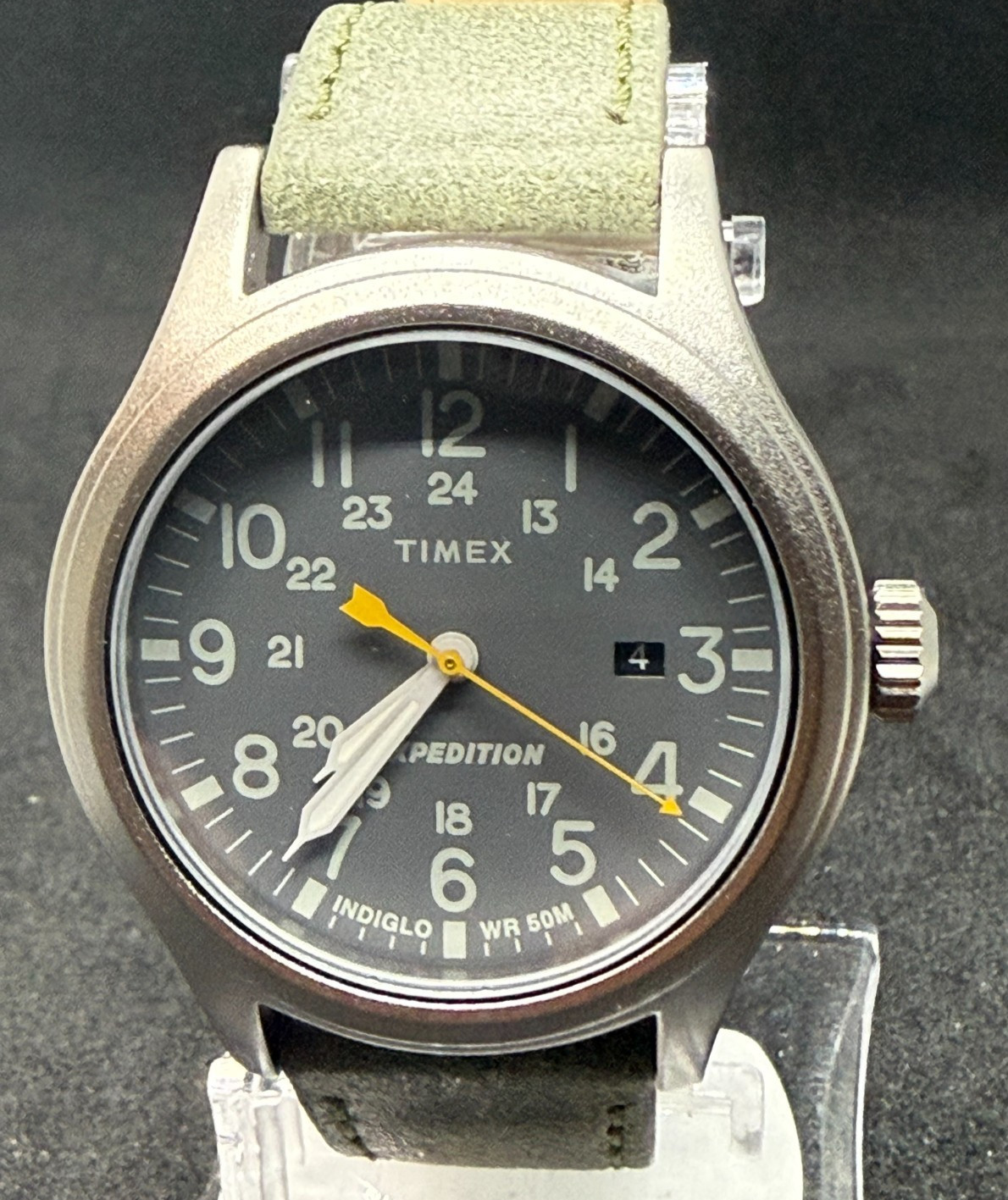 TIMEX MEN’S EXPEDITION SCOUT BLACK DIAL GREEN LEATHER STRAP QUARTZ -UT