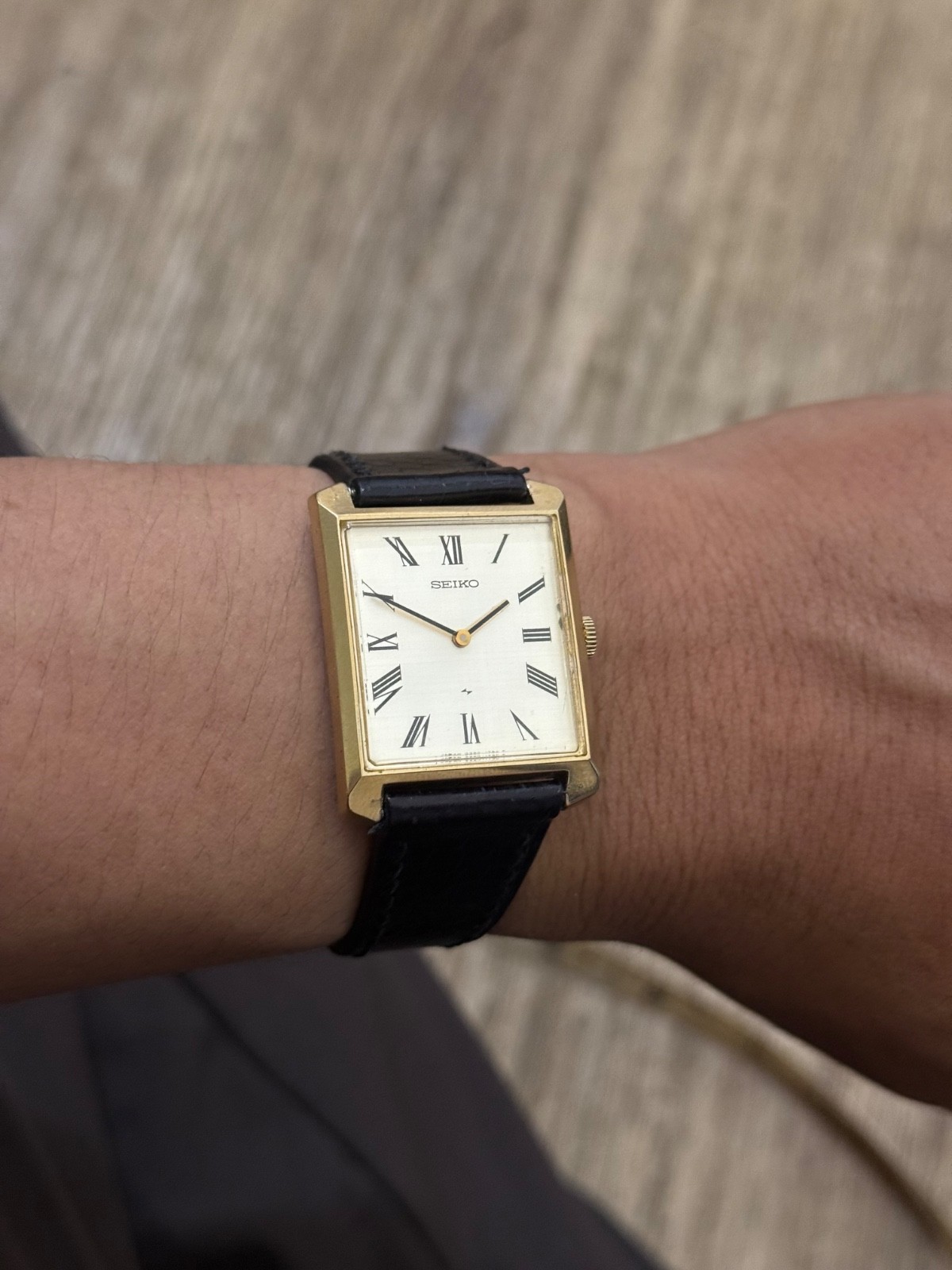 Vintage Seiko 2220-3190 Manual Wind Gold Tone Rectangular Roman Dial Watch