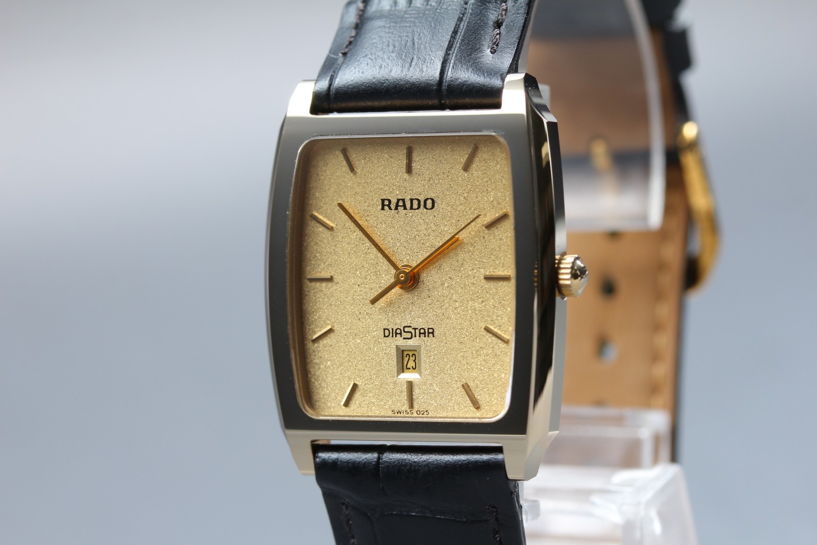 [Near MINT] Rado DIASTAR 152.0420.3 Gold Dial Date 27mm Quartz Men’s watch