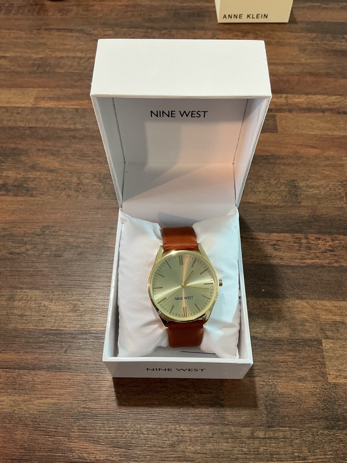 NEW NINE WEST GOLD,CONGAC LUGGAGE TAN BROWN LEATHERETTE BAND WATCH