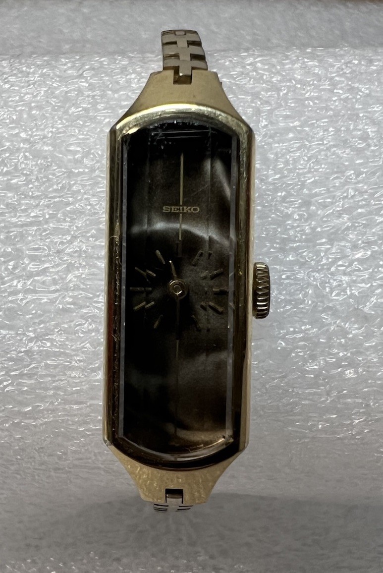 Vintage Seiko Womens Watch 12mm Gold Tone 1520-366G Black Dial Manual Wind