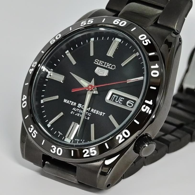 SEIKO 5 SNKE03K Black Automatic 21 Jewels Men’s Watch 50M Day/Date Japan MADE Ne