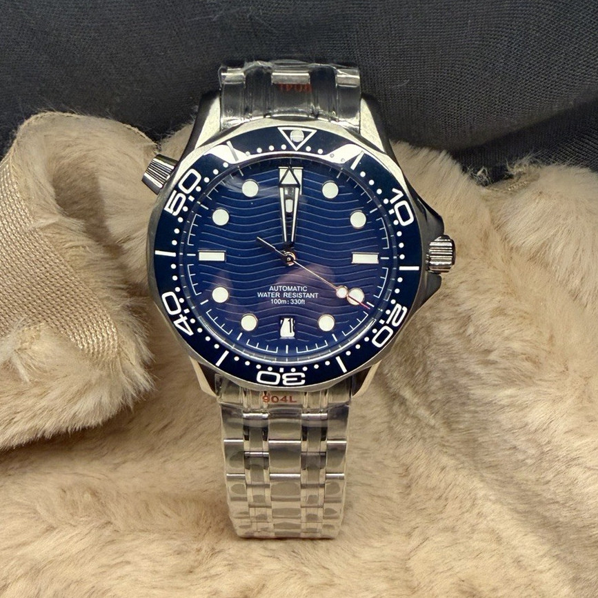 Automatic Diver Watch Blue Dial Date 100m Steel Bracelet Unidirectional Bezel