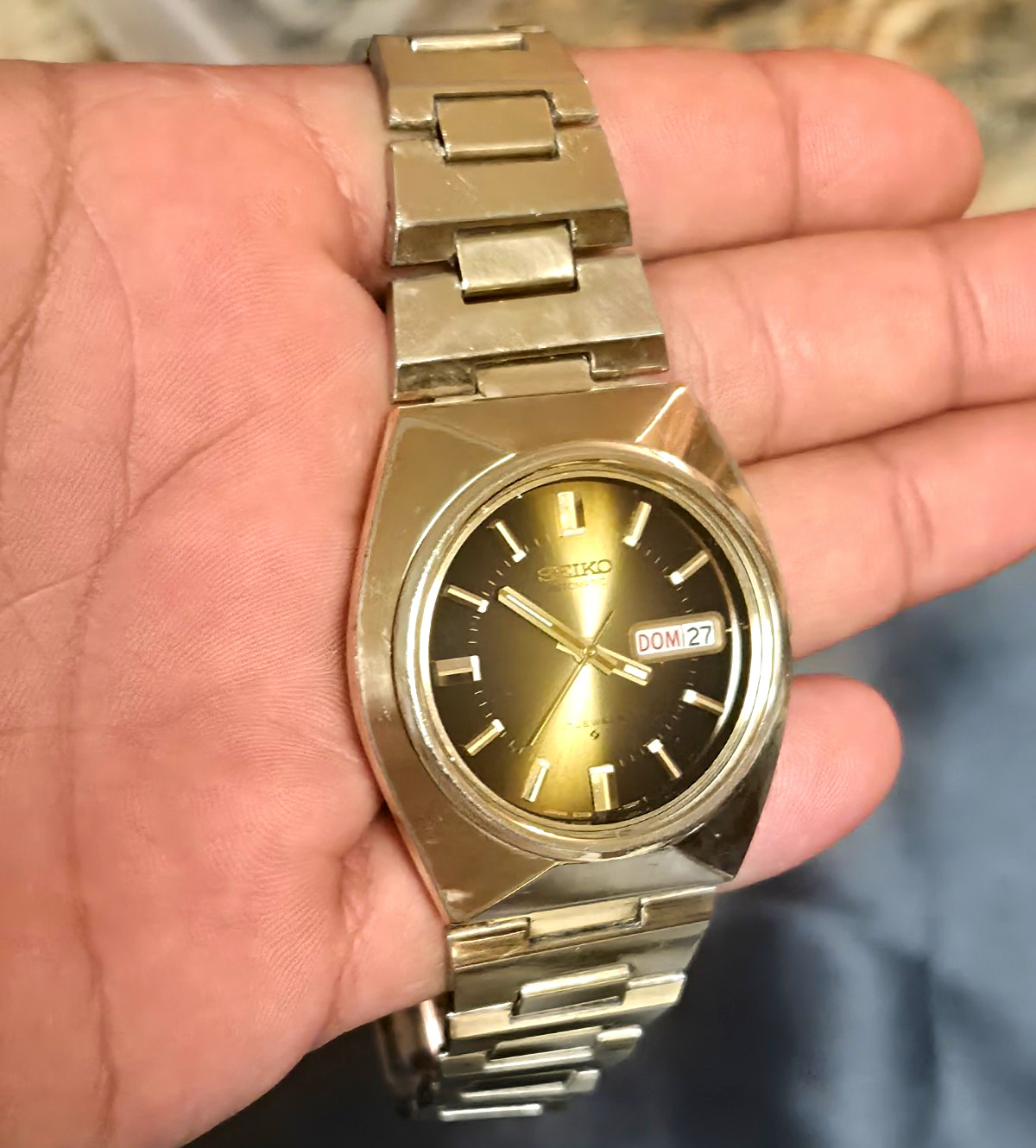 Seiko 7009-7009 Automatic 17J Day/Date Tigers Eye Sunburst Dial Bracelet