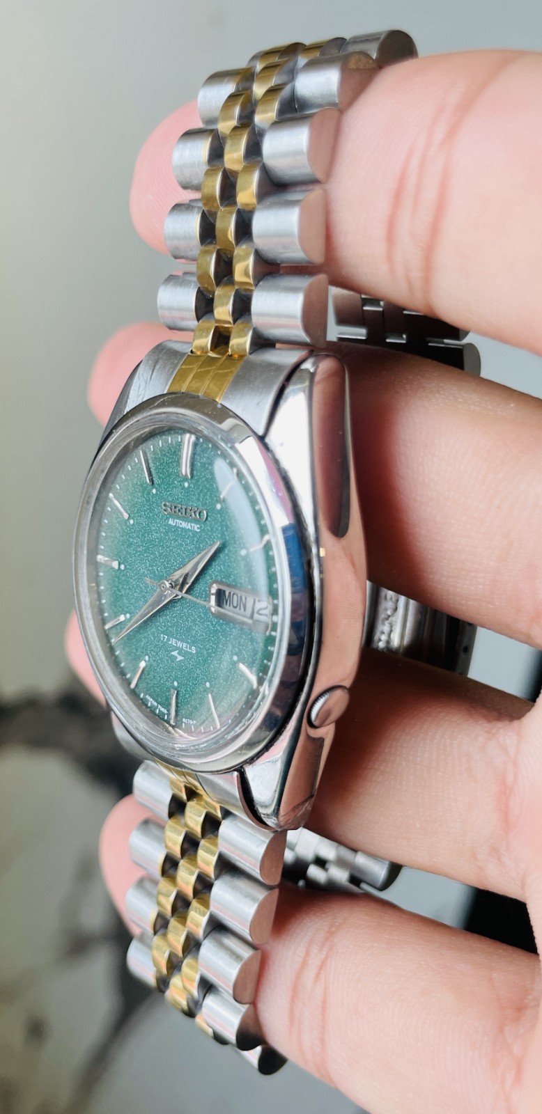 Seiko Automatic 7009 Green Textured Dial Day/Date Two-Tone Japan Watch