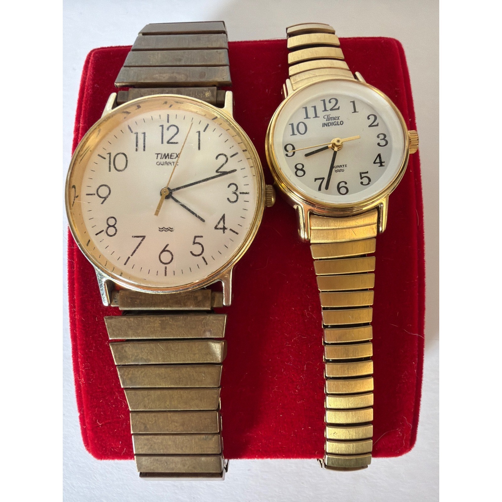 Timex His and Hers Watch Set Gold Tone Expansion Band Indiglo Quartz 2 Piece Lot