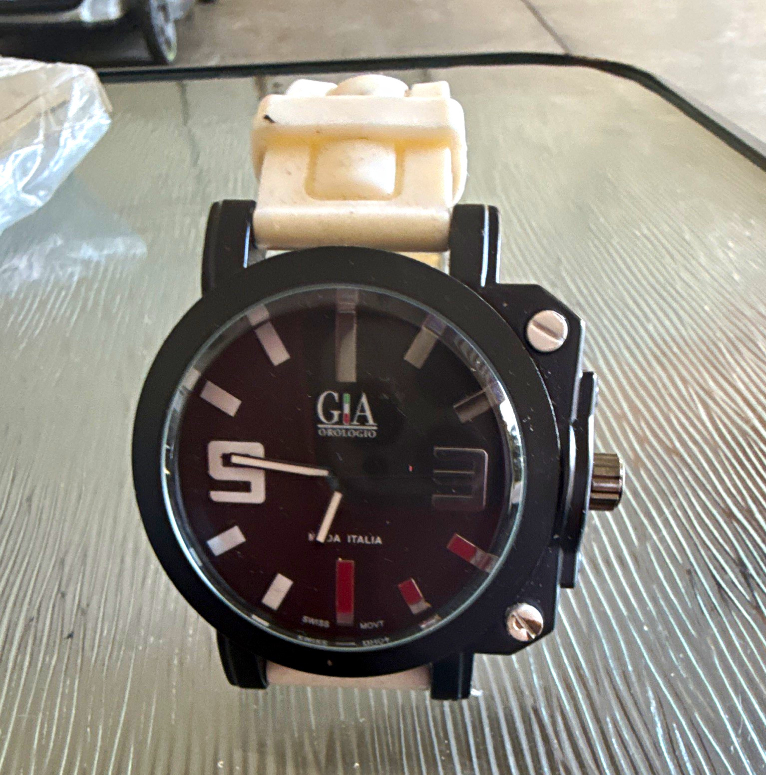 GIA Orologio Swiss Quartz Analog Wristwatch Black Dial White Silicone 44-47mm