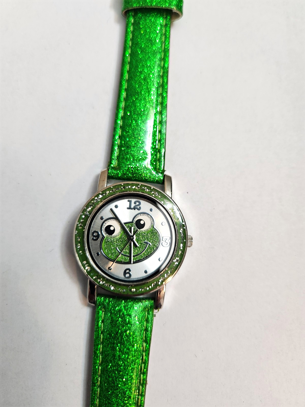 Accutime Frog Quartz Analog Watch Green Cartoon Dial Green Glitter Strap