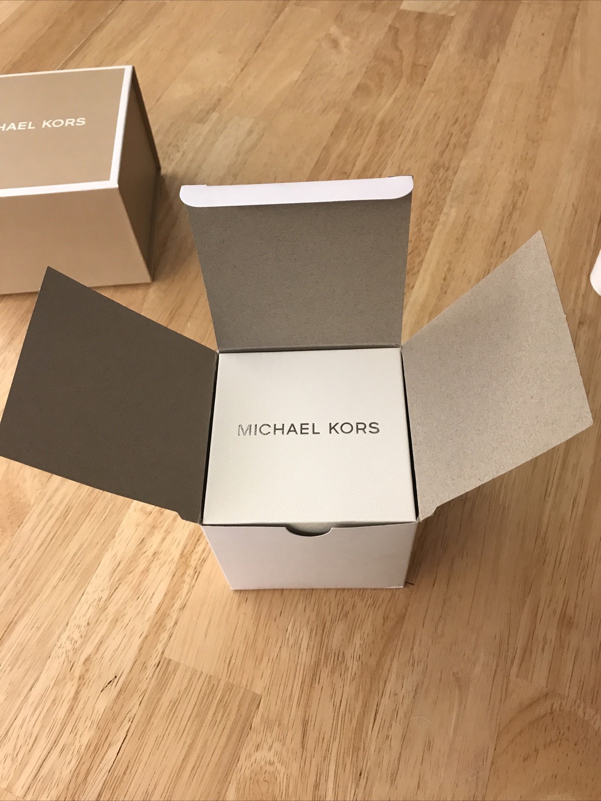 Authentic unisex Michael Kors slim Quartz watch brand new with tags and box